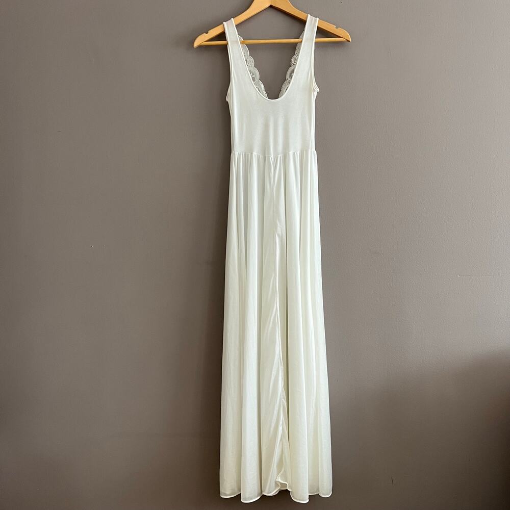 Vintage OLGA Nightgown Small Ivory 92280 Wide Sweep Romantic Bridal Coquette